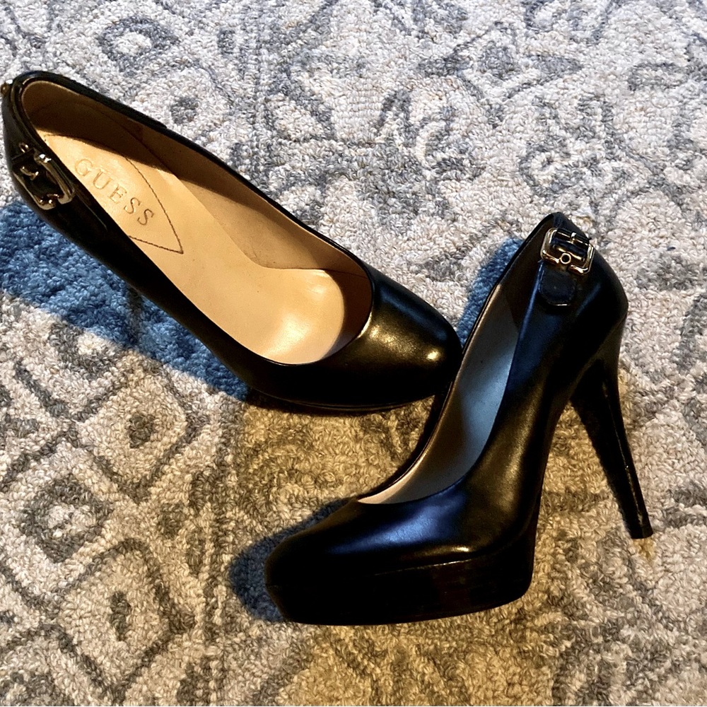 💃🏽 Guess sexy, vintage stilettos